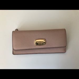 Michael Kors Bags - Michael Kors Jet Set Wallet Michael Kors Bags - Michael Kors Jet Set Wallet